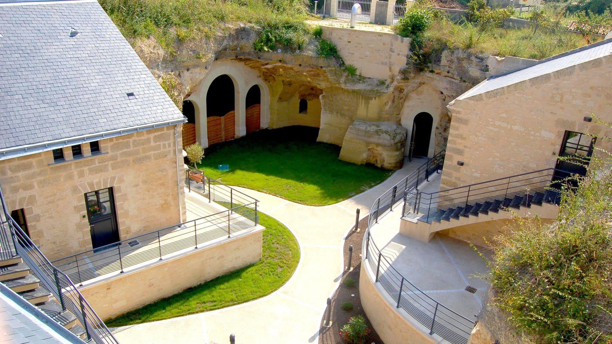 Rocaminori Hotel Louresse-Rochemenier Exterior photo